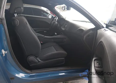 2020 Dodge Challenger Sxt z USA, uszkodzony, nr VIN 2C3CDZAG0LH13392